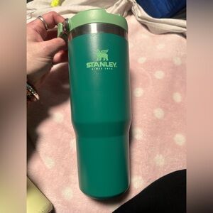 Stanley30 oz  flip straw tumbler